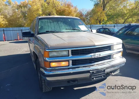 1996 Chevrolet Suburban from USA, damaged, VIN 1GNSK16R5TJ330187